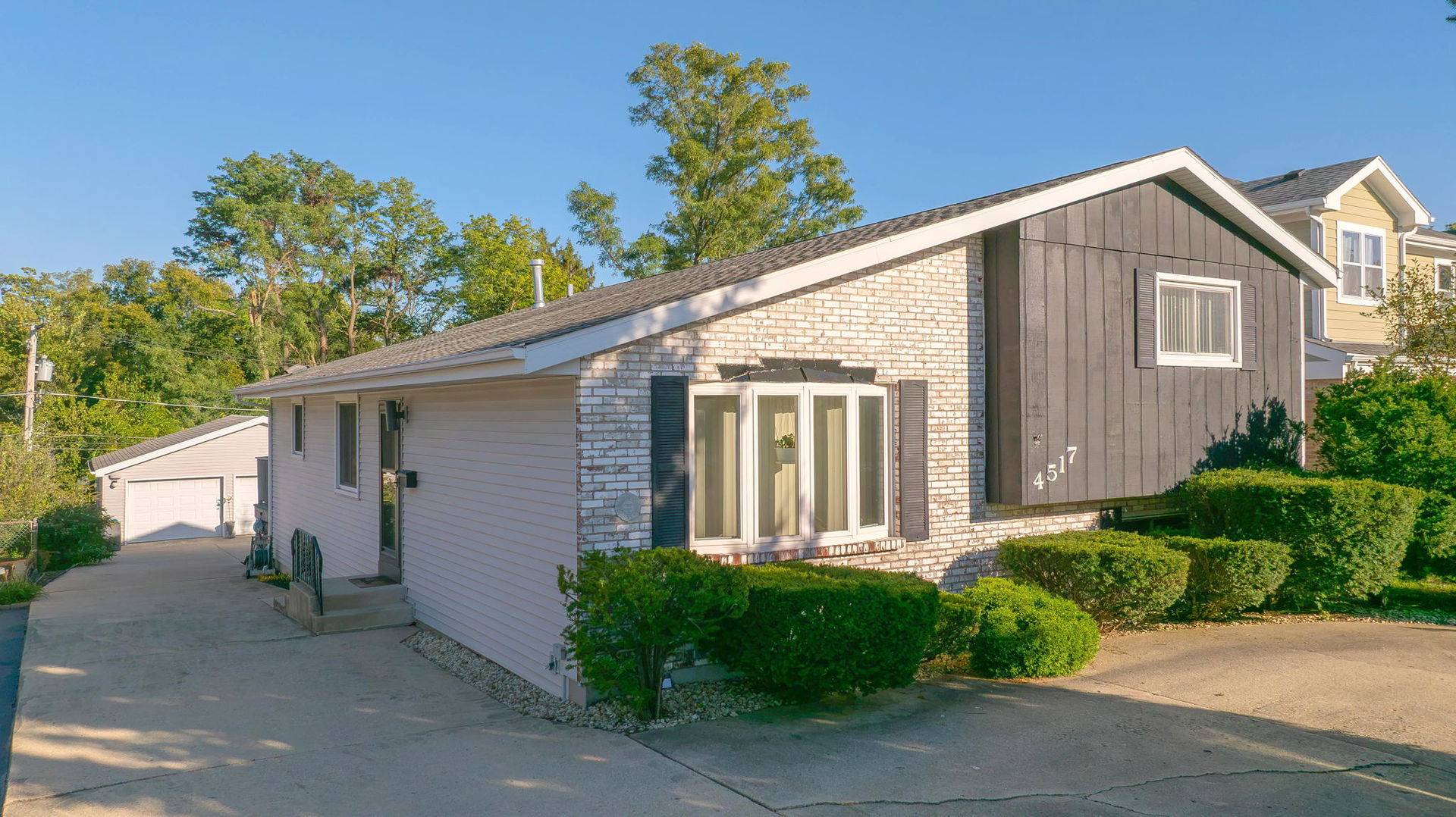 4517 Belmont RD, Downers Grove, IL 60515