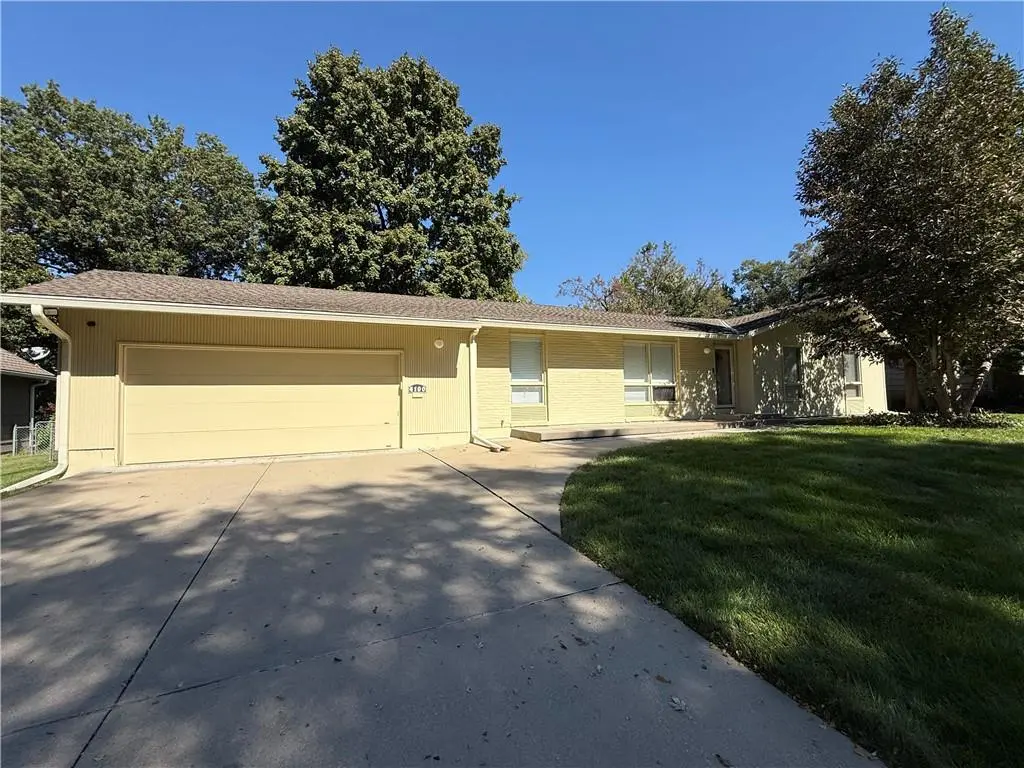 4100 W 100th TER, Overland Park, KS 66207
