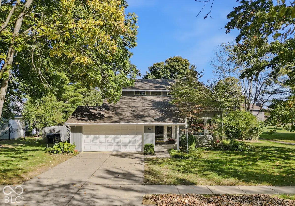 775 Luse DR, Columbus, IN 47201