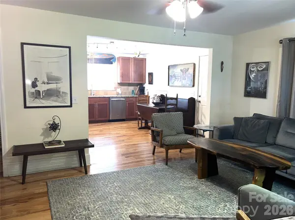 213 Erwin ST, Morganton, NC 28655