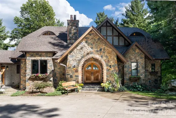 342 Doubletop LN, Candler, NC 28715