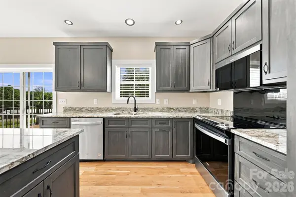 2937 Frank Whisnant RD, Morganton, NC 28655