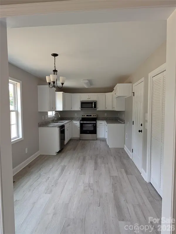2746 Magnolia ST, Conover, NC 28613