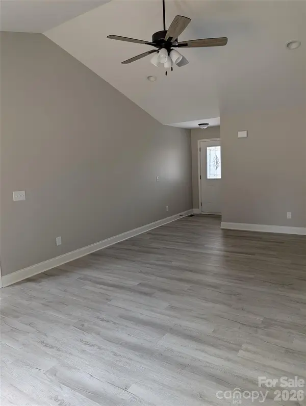 2746 Magnolia ST, Conover, NC 28613