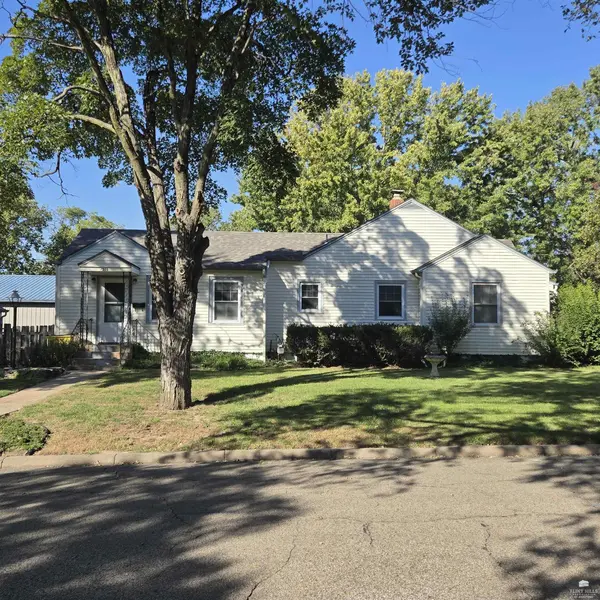 1216 N Campbell ST, Abilene, KS 67410