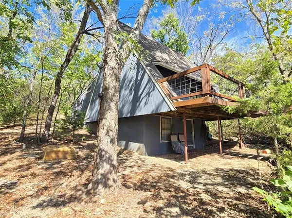 393 W Sugar Lake DR, Mound City, KS 66056