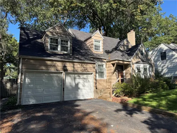 1264 W GREGORY BLVD, Kansas City, MO 64114
