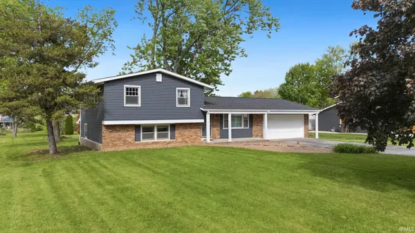 816 Blake DR, Fort Wayne, IN 46804-1012