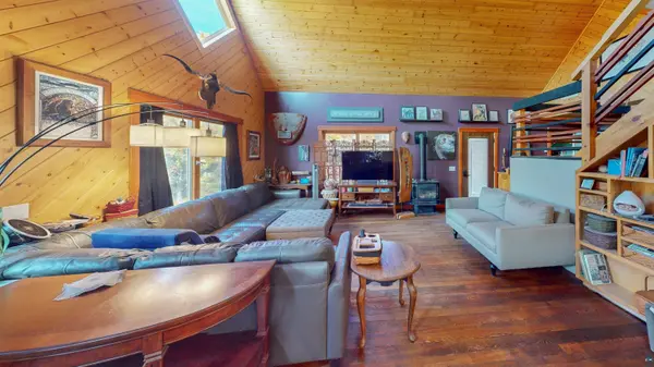 40 Maple Hill Dr, Grand Marais, MN 55604