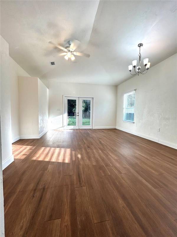 2024 NE 4TH AVE, Gainesville, FL 32641