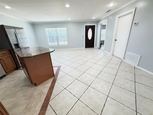 825 QUAIL HOLLOW DR, Orlando, FL 32825