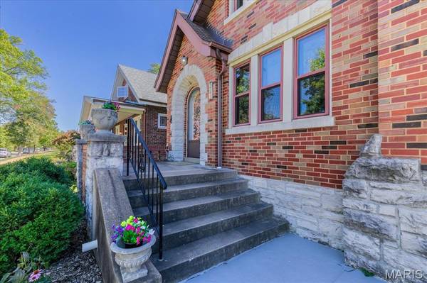 5746 Milentz AVE, St Louis, MO 63109