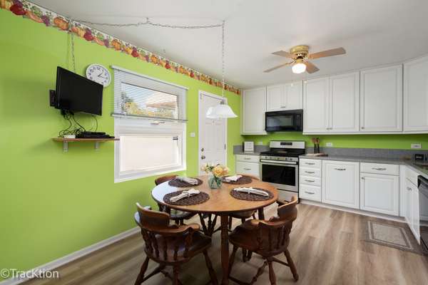 46 W Ethel AVE, Lombard, IL 60148