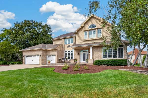 4020 White Eagle DR, Naperville, IL 60564
