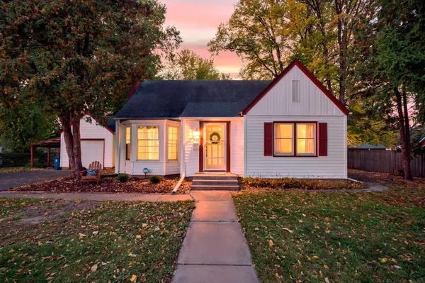 532 W Broadway AVE, Forest Lake, MN 55025