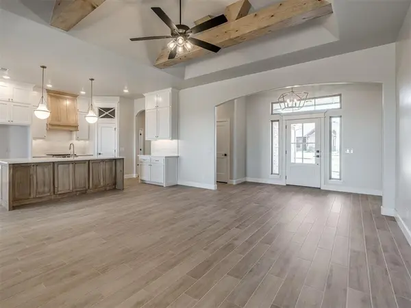 10433 SW 50th ST, Mustang, OK 73064