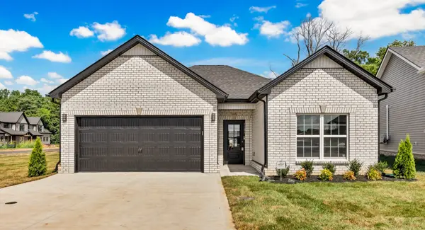 1226 Mourning Cloak Dr, Clarksville, TN 37043