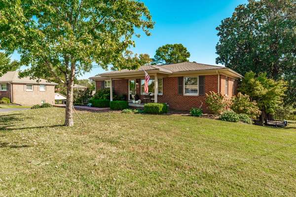 4052 S Sequoia Dr, Springfield, TN 37172