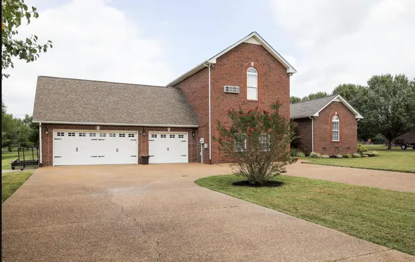 305 Lyon Dr, Portland, TN 37148