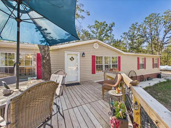26563 Tall Oaks Road, Pittsburg, MO 65724