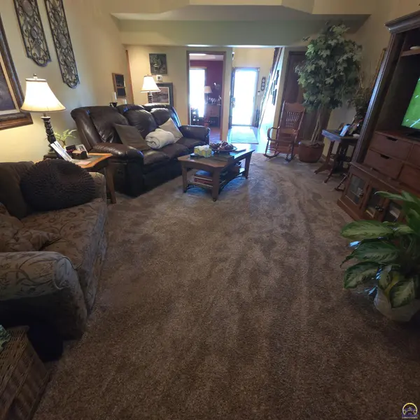 4428 SW Colly Creek DR, Topeka, KS 66610