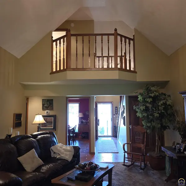4428 SW Colly Creek DR, Topeka, KS 66610