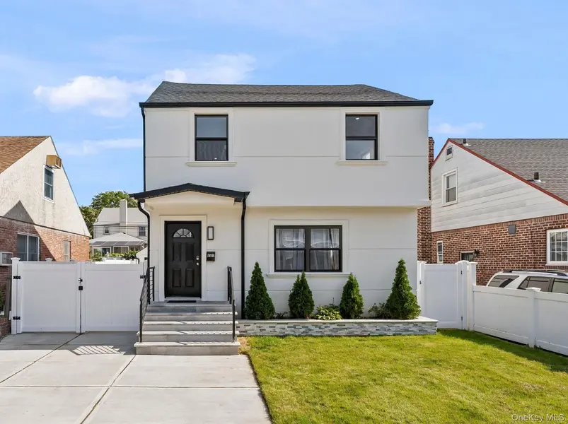 65-15 183rd ST, Fresh Meadows, NY 11365