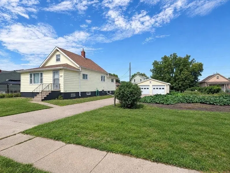 107 1st AVE SW, Dilworth, MN 56529