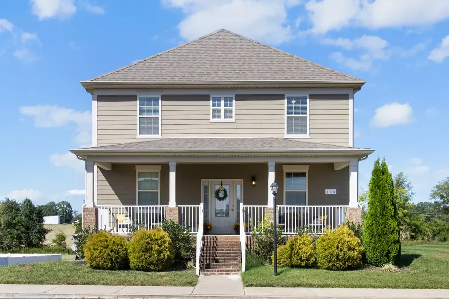 100 Majestic Ln, Pleasant View, TN 37146