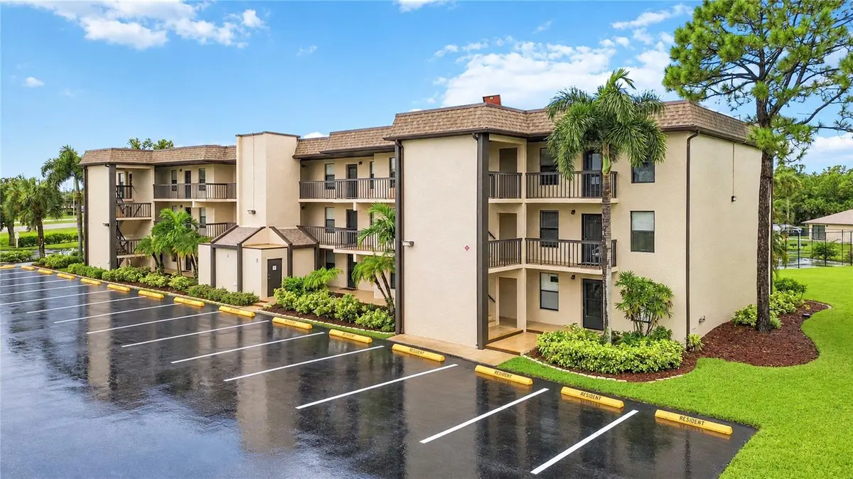 1999 KINGS HWY #16B, Port Charlotte, FL 33980