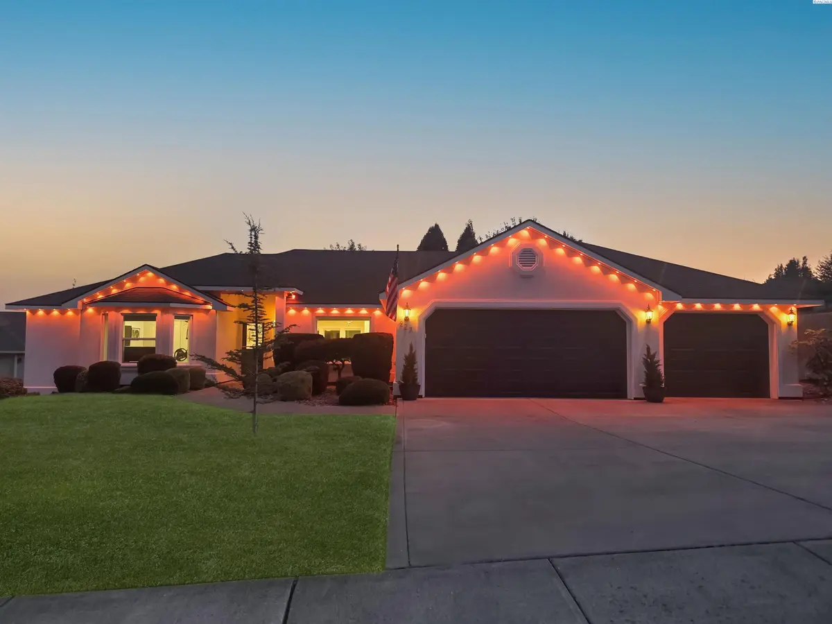 227 Bear Drive, Richland, WA 99352