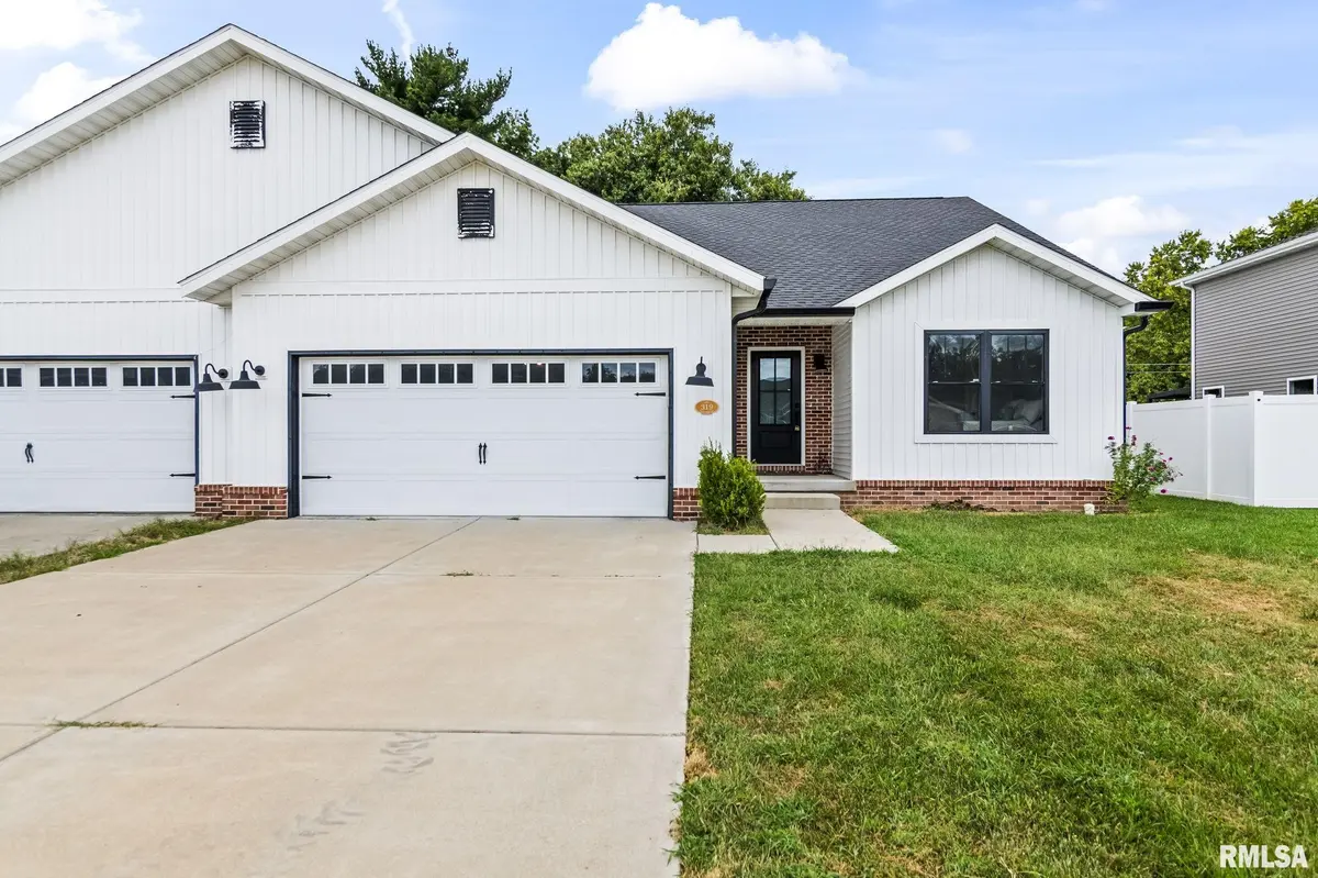 319 Waterwheel DR, Rochester, IL 62563