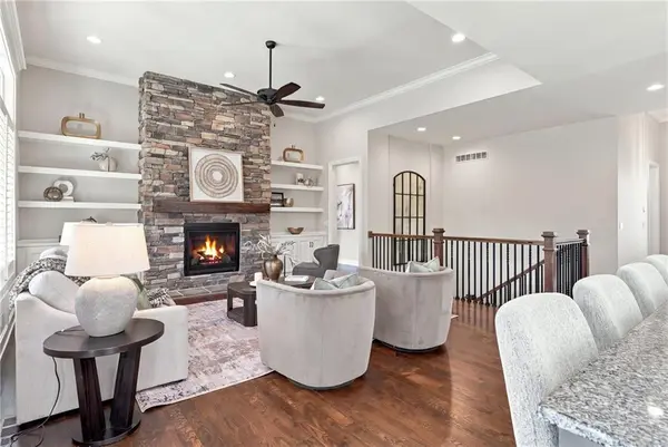 9341 Linden Reserve DR, Prairie Village, KS 66207