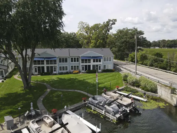 700 S Lakeside DR #4, Syracuse, IN 46567