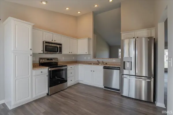 4889 Imperial DR, Newburgh, IN 47630