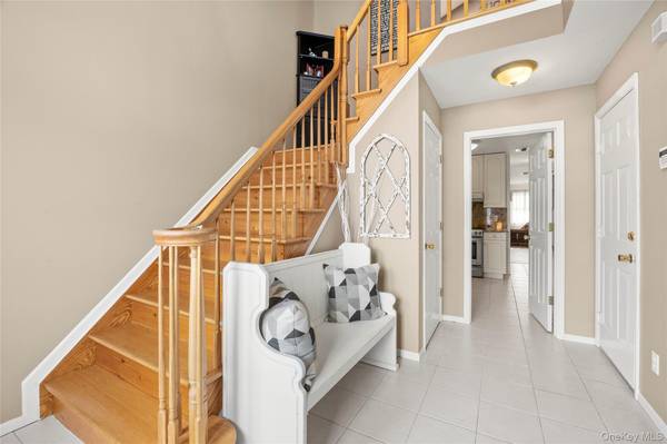 1079 Van Buren AVE, Franklin Square, NY 11010