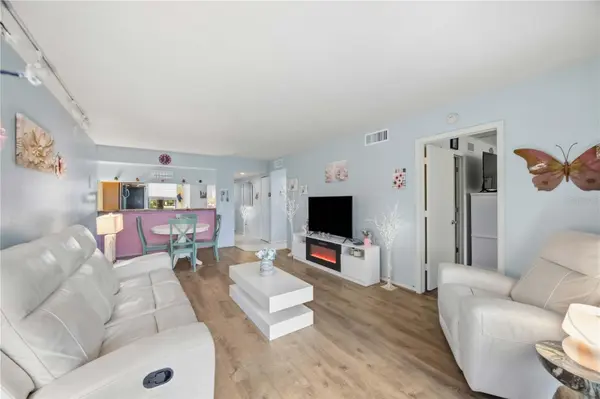 1999 KINGS HWY #16B, Port Charlotte, FL 33980