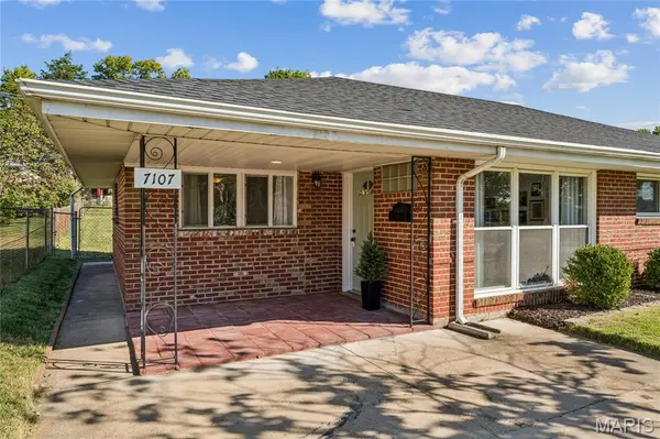 7107 Heege RD, St Louis, MO 63123
