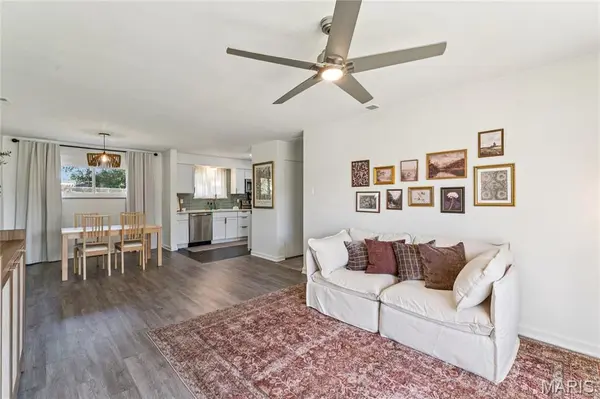 7107 Heege RD, St Louis, MO 63123