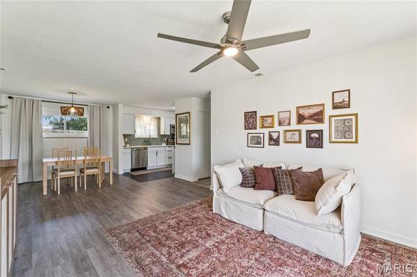 7107 Heege RD, St Louis, MO 63123