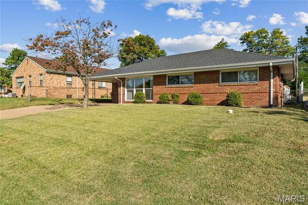 7107 Heege RD, St Louis, MO 63123