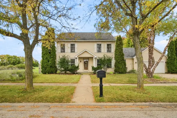 1613 Locust RD, Morris, IL 60450
