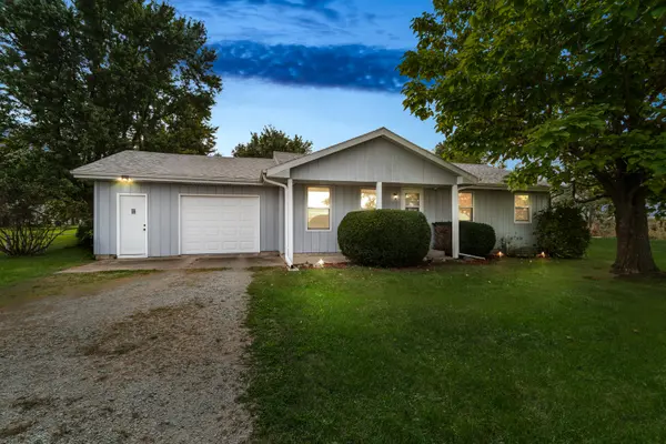 812 W 3rd ST, Gilman, IL 60938