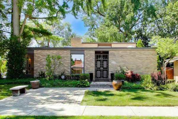 9000 Tripp AVE, Skokie, IL 60076