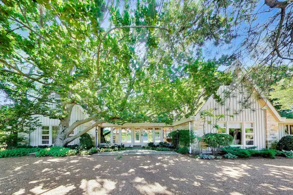 42 Woodley RD, Winnetka, IL 60093