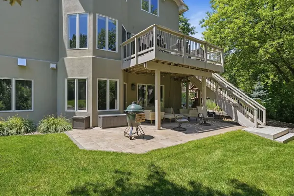 856 Great Oaks TRL, Eagan, MN 55123