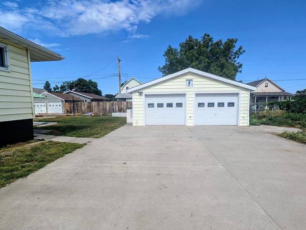 107 1st AVE SW, Dilworth, MN 56529