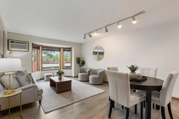 2425 E Franklin AVE #205, Minneapolis, MN 55406