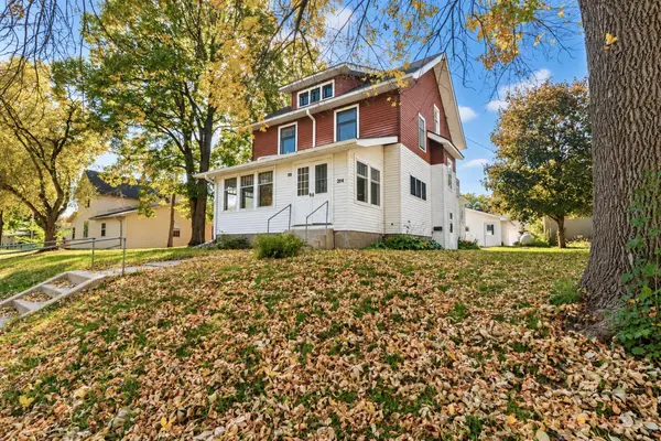 214 Broadway ST, Hanska, MN 56041