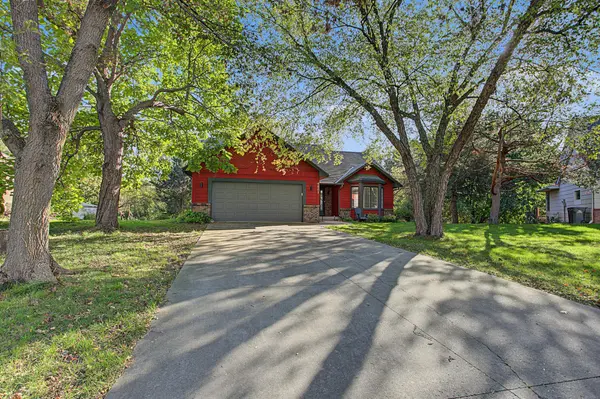 4587 River Bend PL, Savage, MN 55378